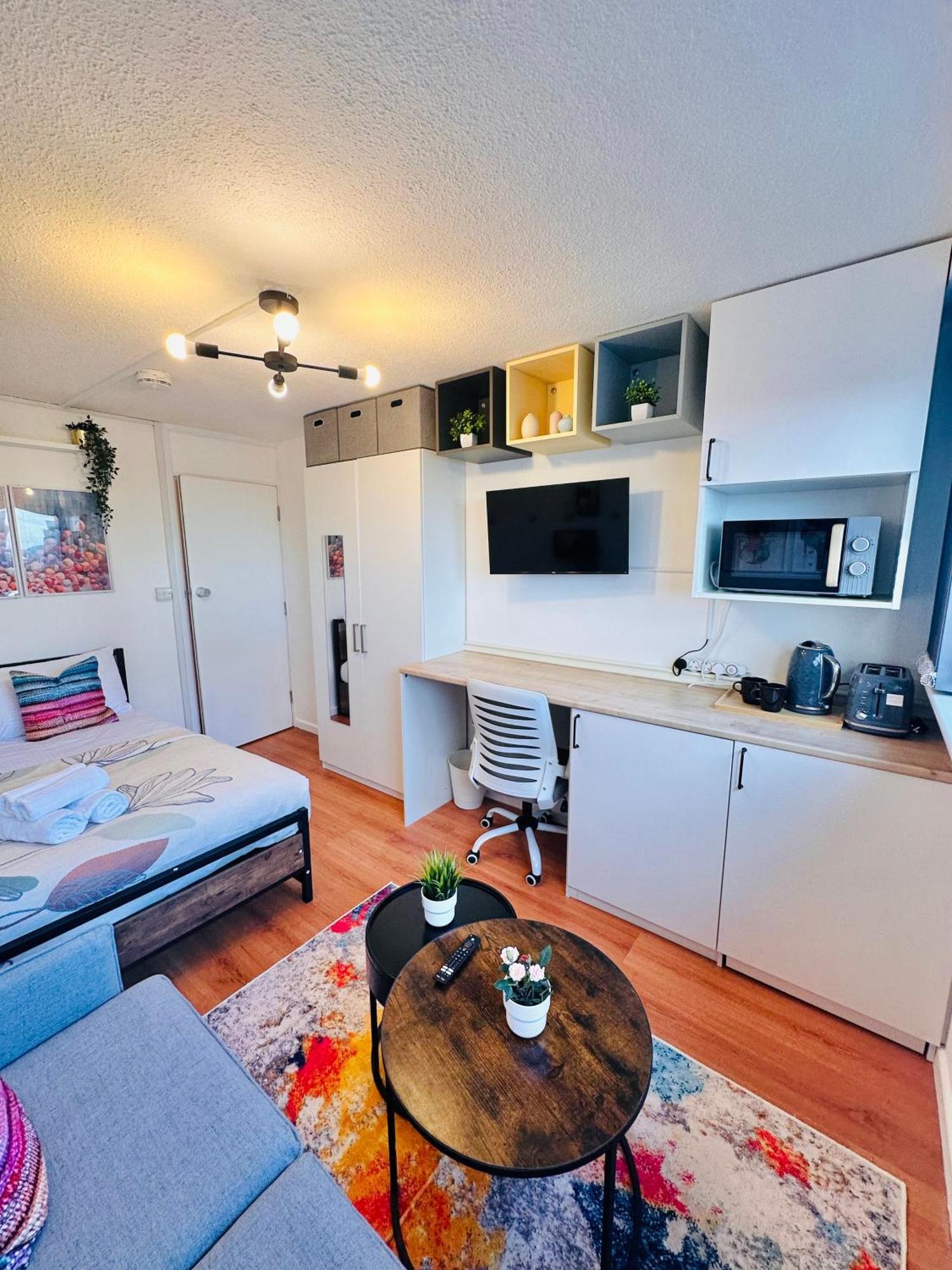B - Newley Renovated Private Self-Contained Room In A Shared Apartment In Birmingham City Centre Exteriör bild